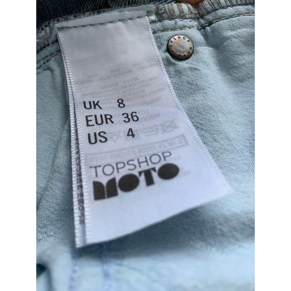 XS, TOPSHOP, blue denim MOM shorts with raw hem - Picture 7 of 8